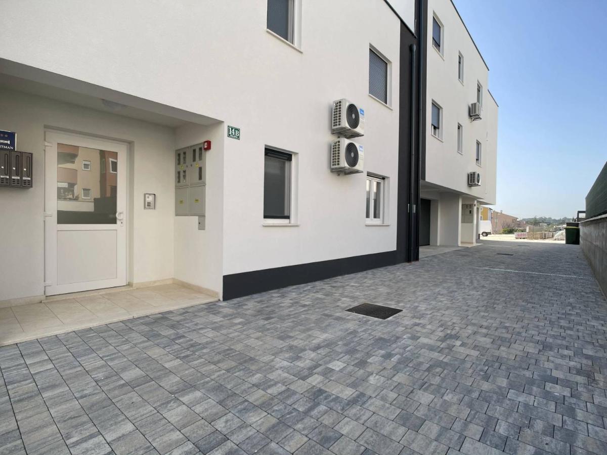 Apartment Kate Pula Bagian luar foto