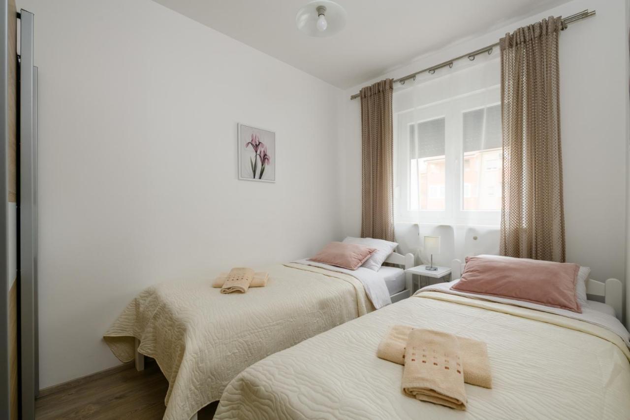 Apartment Kate Pula Bagian luar foto