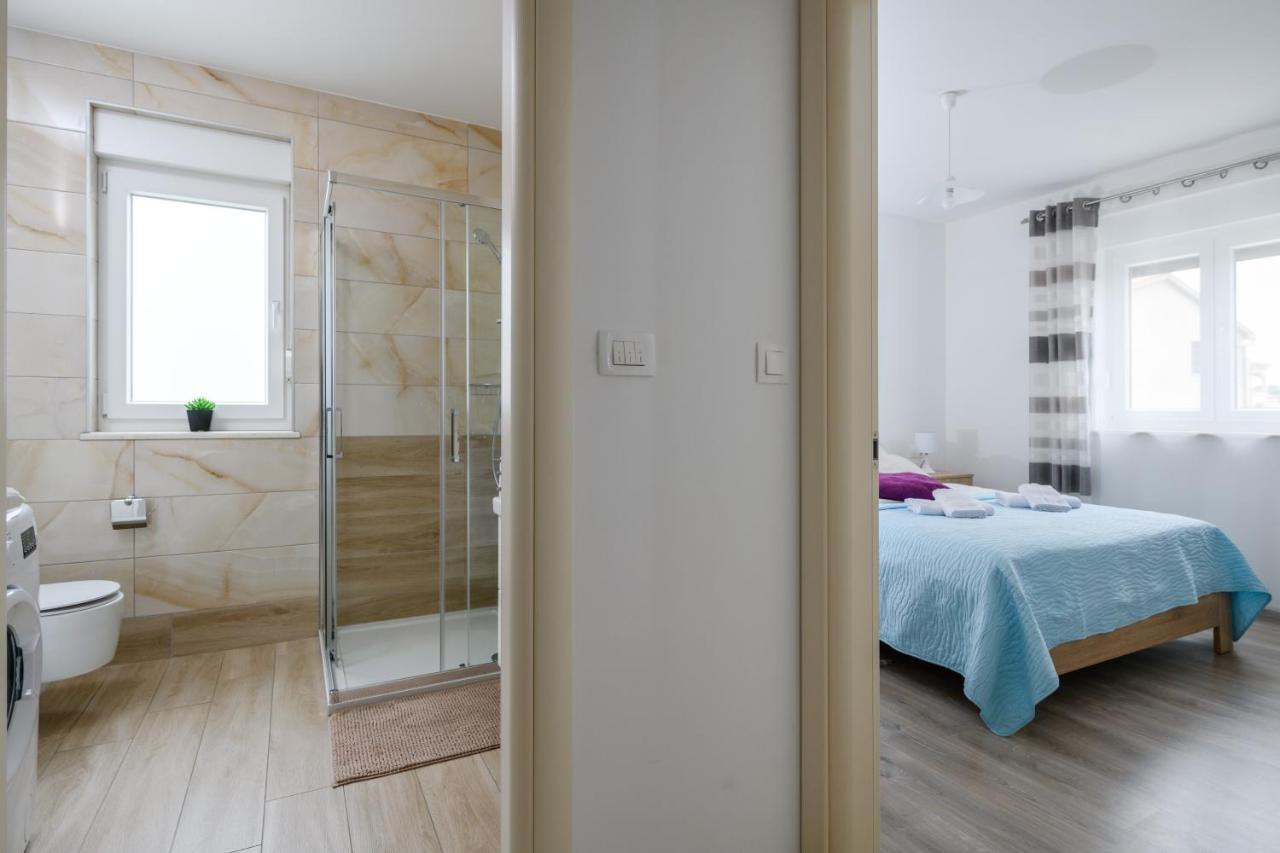 Apartment Kate Pula Bagian luar foto