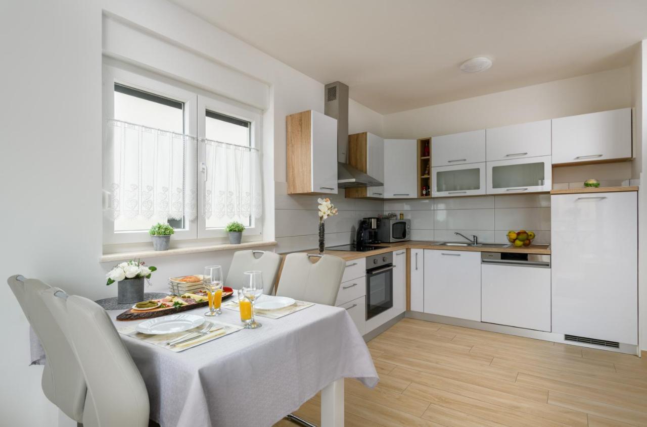 Apartment Kate Pula Bagian luar foto