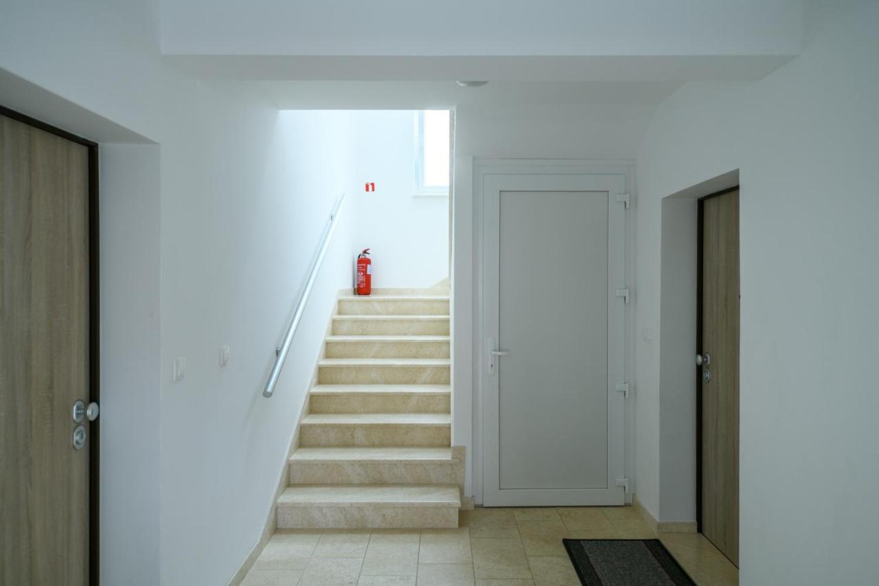 Apartment Kate Pula Bagian luar foto
